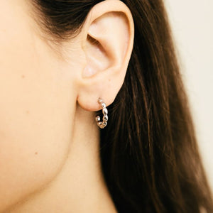 Kleine hoops bolletjes zilver