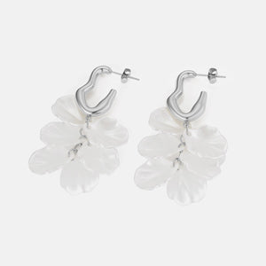 Oorbellen flora wave zilver/wit