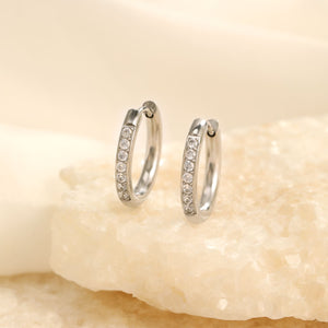 Hoops met steentjes wit/zilver