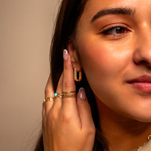 Rechthoekige oorbellen steentjes goud/wit